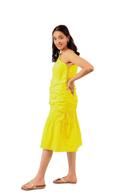One shoulder yellow dress